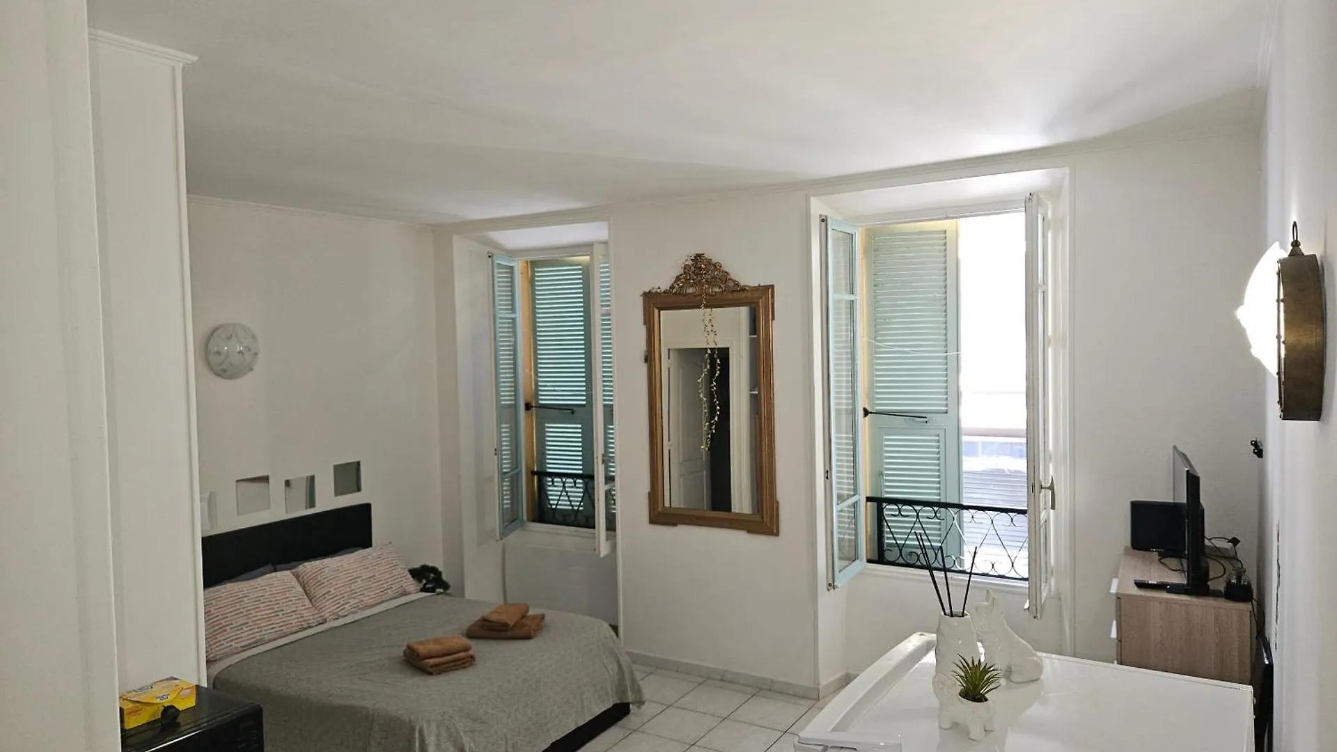 Studio Centre Ville Nice France